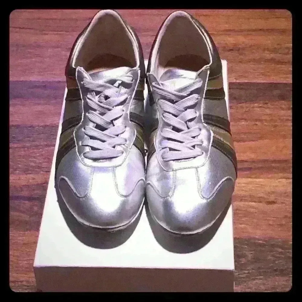 Dolce & Gabbana Metallic Sneakers!